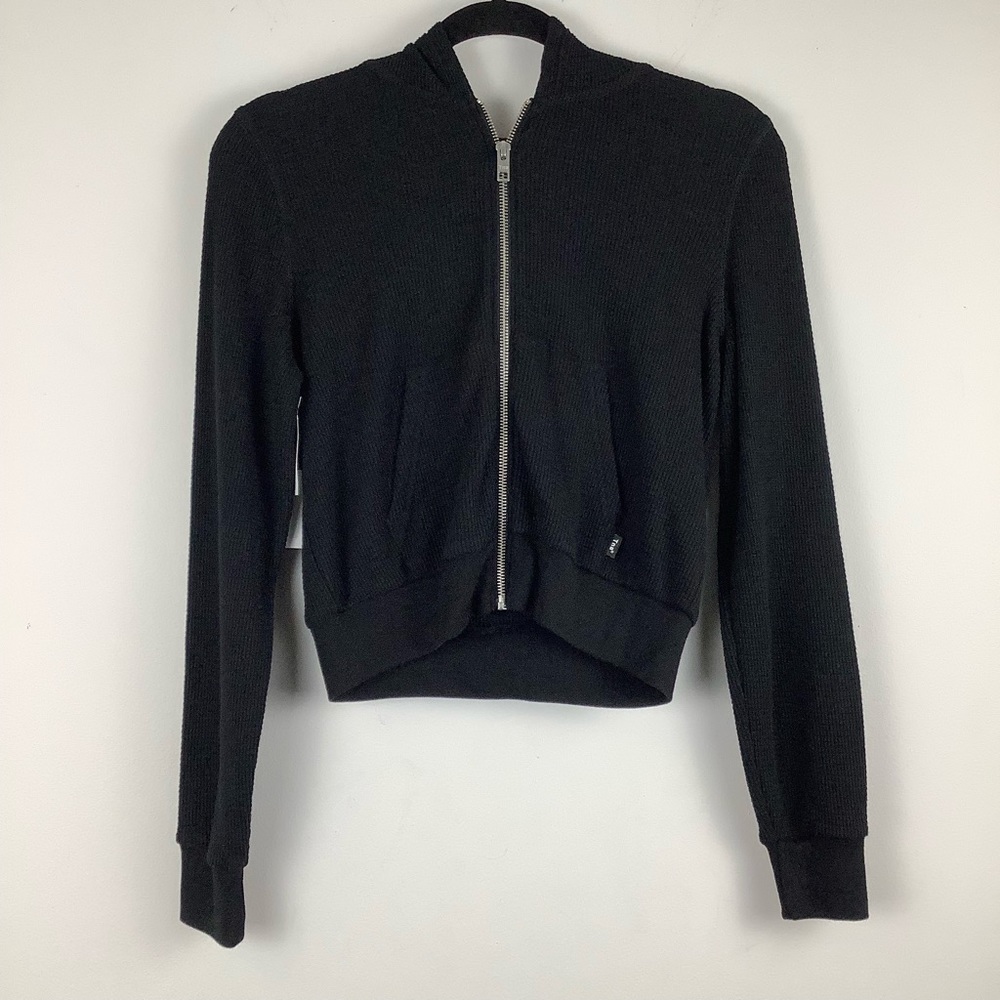 NWT Aritzia TNA Cropped Thermal Zip Hoodie Black - Picture 2 of 7
